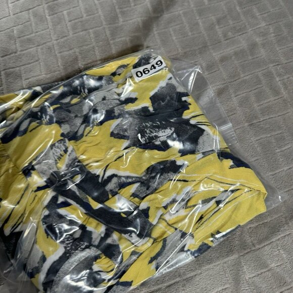 Elevenses Women XS Romper Shorts Yellow Floral V Neck Faux Wrap Belt Half Sleeve - Picture 11 of 11